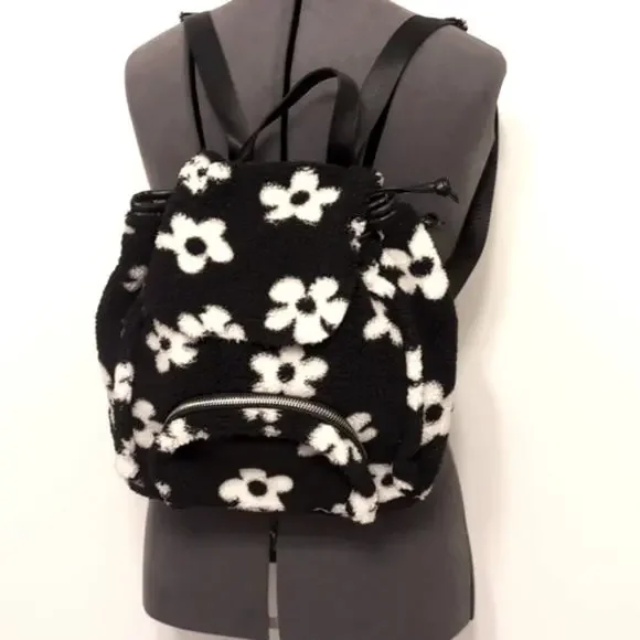 NWT MSRP$70 Skinnydip London Women's Scarlett  Flower Borg Small Backpack Black - Picture 2 of 6